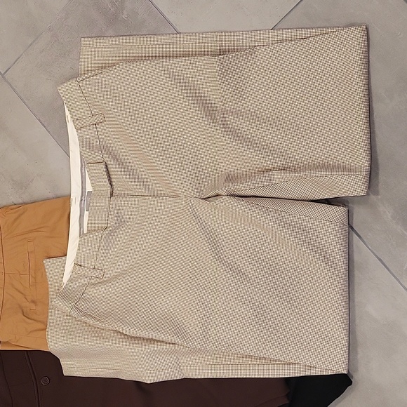 A bundle of Liz Claiborne pants - Picture 2 of 6